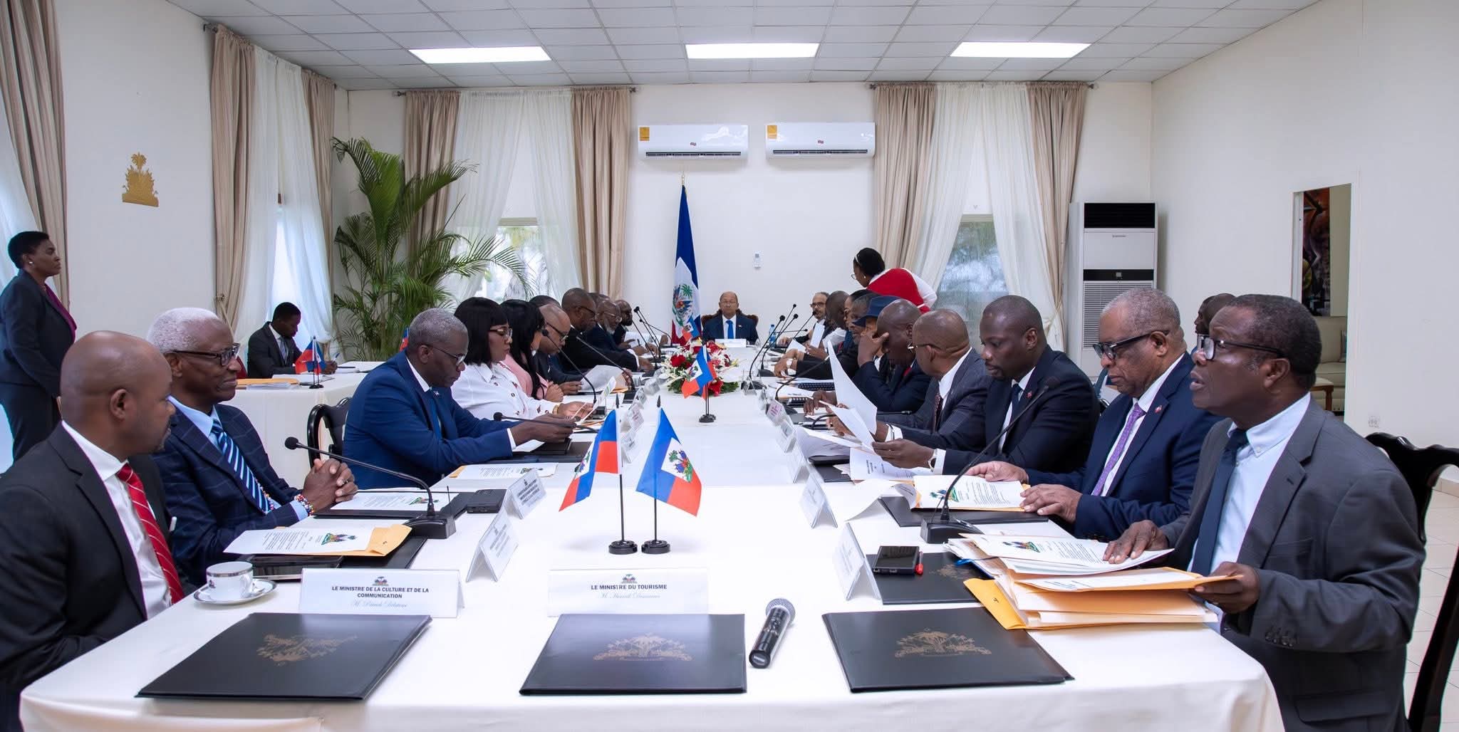Read more about the article Un Conseil des ministres sous les balles : panique à Port-au-Prince