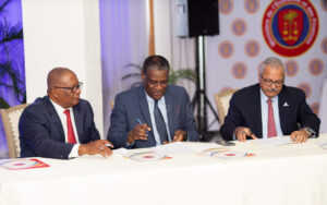 Read more about the article Le MEF, la CCIH et l’ADIH signent un protocole en faveur de la production nationale