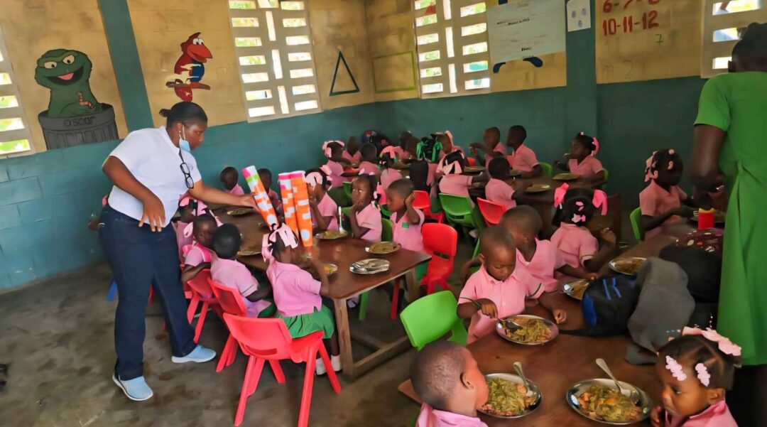 Cayes : Le Centre éducatif du Projet L’Espoir rejoint le Programme National de Cantines Scolaires Fb Img 17757001349252193607381069881055 1080x601